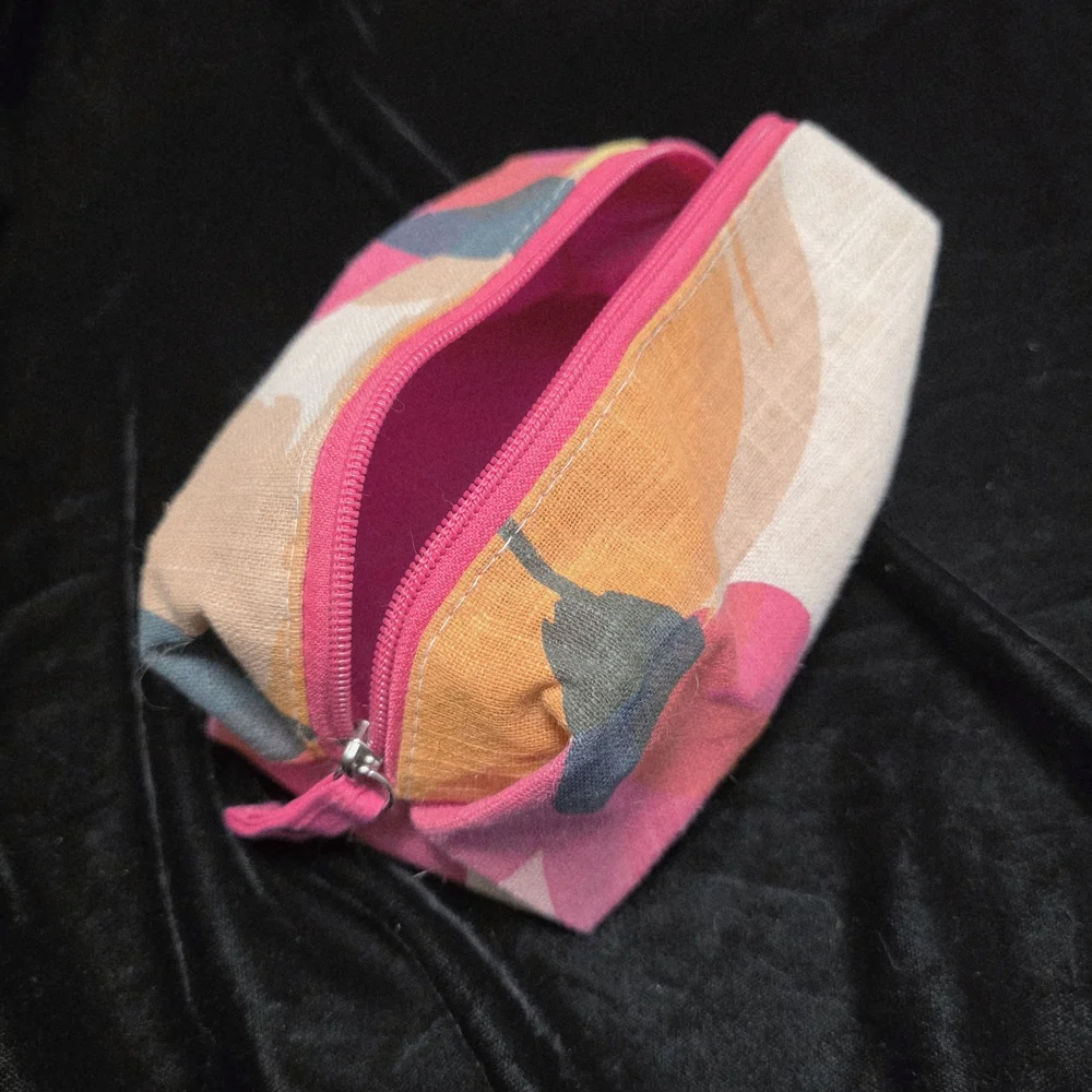 Colorful Women's Cosmetic Bag‎ with Pink Accents, NWOT